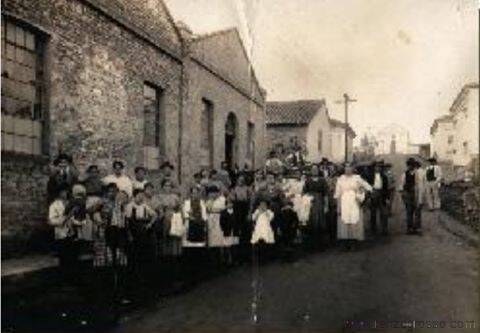 1925-tecelagem-zanolli-e-igreja-matriz-ao-fundo