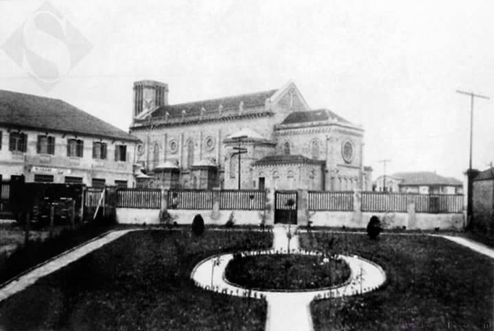 1930-jardins-da-casa-da-familia-streiff-rua-cel-oliveira-lima.jpg