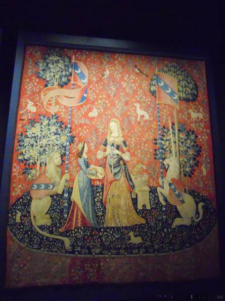Paris 2015 - Museu Medieval de Cluny - Dame à La Licorne - olfato.JPG