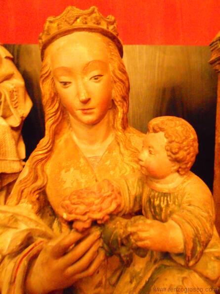 Paris 2015 - Museu Medieval de Cluny - N Senhora e Menino Jesus - com flash.JPG
