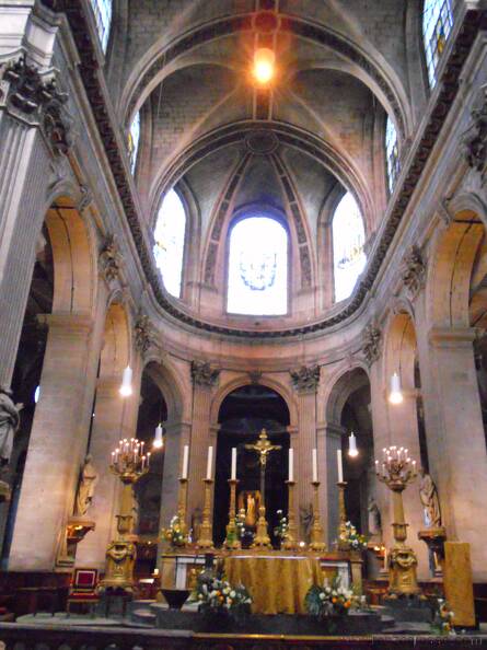 Paris 2015 - Igreja de Saint Sulpice - Altar2.JPG