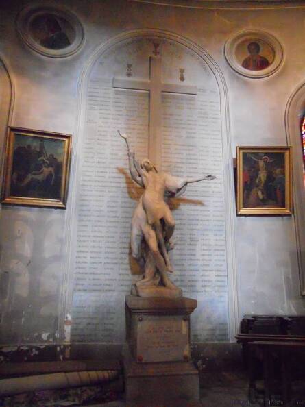 Paris 2015 - Saint-Germain-en-Laye - Igreja de Saint Germain - Mortos na Primeira Guerra.JPG