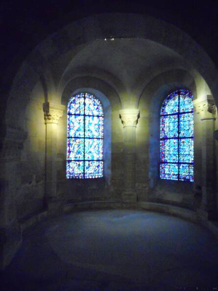 Paris 2015 - Catedral de Saint Denis - Cripta2.JPG